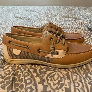 Sperry boat shoes